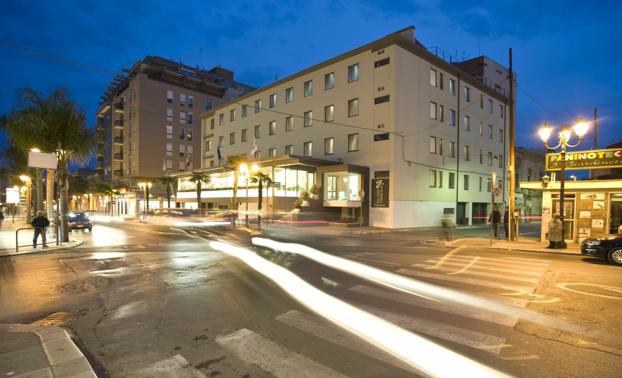 Отель Palazzo Virgilio Бриндизи Экстерьер фото